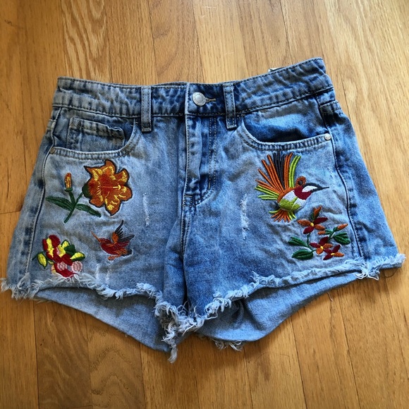 Q2 Pants - Q2 Embroidered Denim Shorts